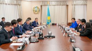 Байбазаров поручил ускорить процедуры по совместным проектам с Азиатским банком развития