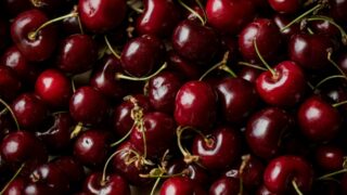 Черешню с инфекцией пытались ввезти в Россию через Казахстан