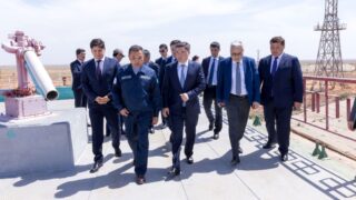 Олжас Бектенов посетил строительство космического комплекса «Байтерек»