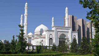 Почему у казахстанцев отобрали выходной на 17 июня