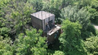 В предгорьях Алматы снесли три незаконно возведённых объекта