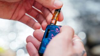 Запрет на ввоз, распространение и курение вейпов начал действовать в Казахстане