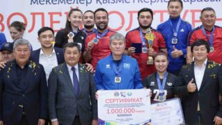 В Астане состоялся городской турнир по волейболу в честь 30-летия маслихата