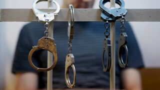 Вымогательство и грабеж: преступную группу задержали в Астане