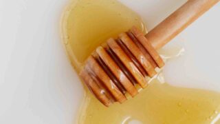 Больше, чем просто лакомство: 3 нестандартных способа использовать мед