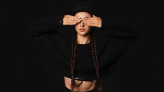 Когда черный — не просто стиль: что скрывает любовь подростков к мрачным оттенкам