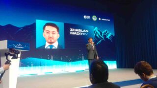 Миллион казахстанцев обучат искусственному интеллекту