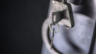 Подозреваемый в крупном мошенничестве экстрадирован из России в Казахстан