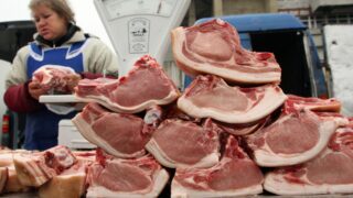 В Шымкенте наказали продавцов за необоснованное подорожание продуктов