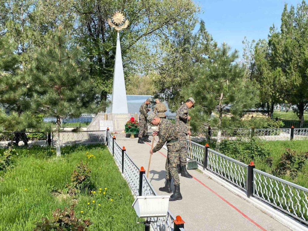 Иллюстрация — Военнослужащие Нацгвардии поддержали акцию «Таза Қазақстан»