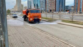 Астану убирают после зимы