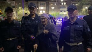 Гвардейцы первыми пришли на помощь при пожаре в Талдыкоргане