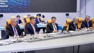 Олжас Бектенов провел совещание по внедрению цифрового тенге и контролю бюджетных расходов