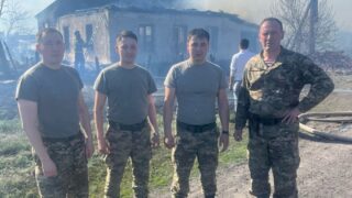 Спасли детей из горящего дома: карагандинские гвардейцы проявили героизм