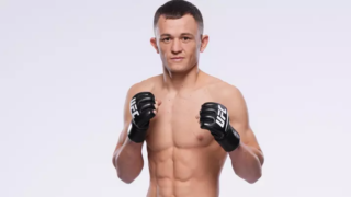 Первая победа в UFC: Бекзат Алмахан нокаутировал соперника в Канаде