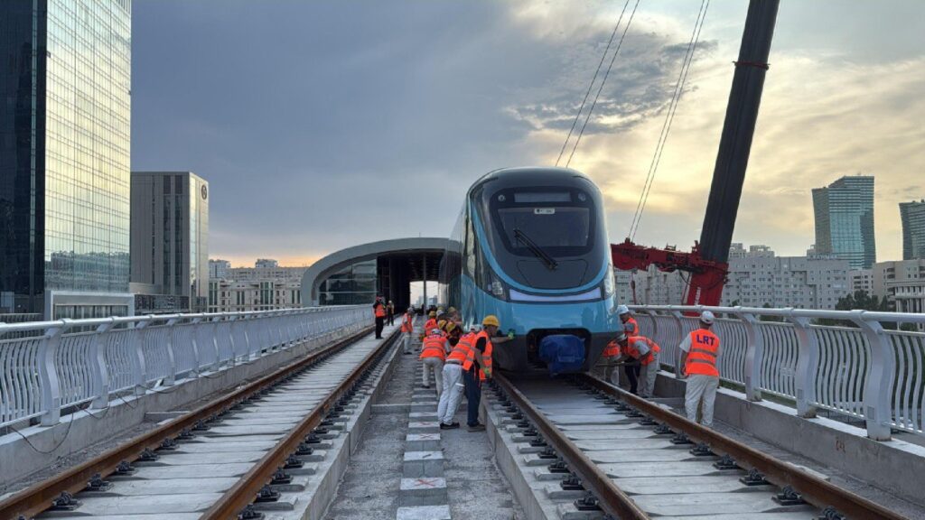 Состав LRT в Астане