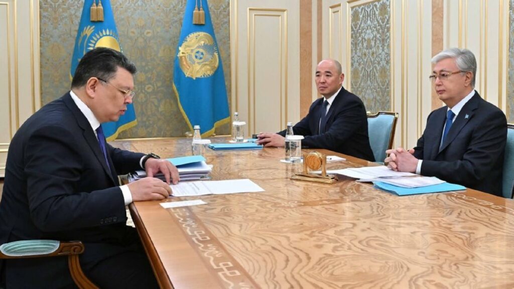 Бозумбаев доложил Президенту о развитии регионов и модернизации ЖКХ