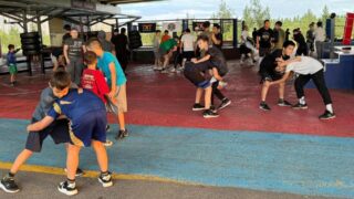 Чемпион ММА проводит бесплатные тренировки по самообороне в Астане