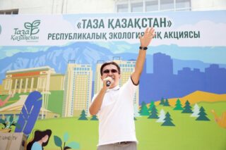 В Алматы прошел большой субботник в рамках акции «Таза Қазақстан»