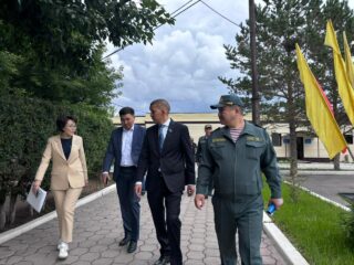 Депутаты Мажилиса ознакомились с жизнью и бытом военнослужащих