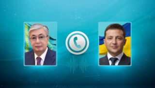 Токаев и Зеленский обсудили мирное урегулирование конфликта на Украине