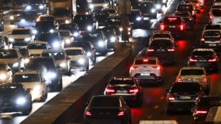 Более 40% легковых авто в Казахстане старше 20 лет