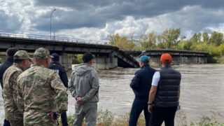 В Усть-Каменогорске частично обрушился Шнайдарский мост