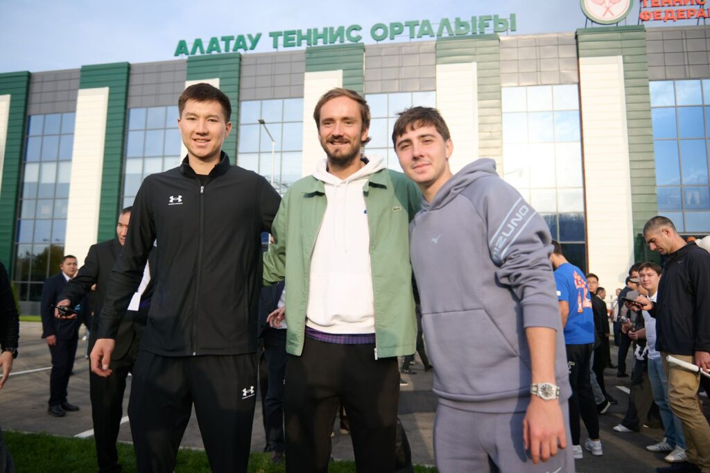 Иллюстрация — В Алматы открылся современный теннисный центр «Алатау»