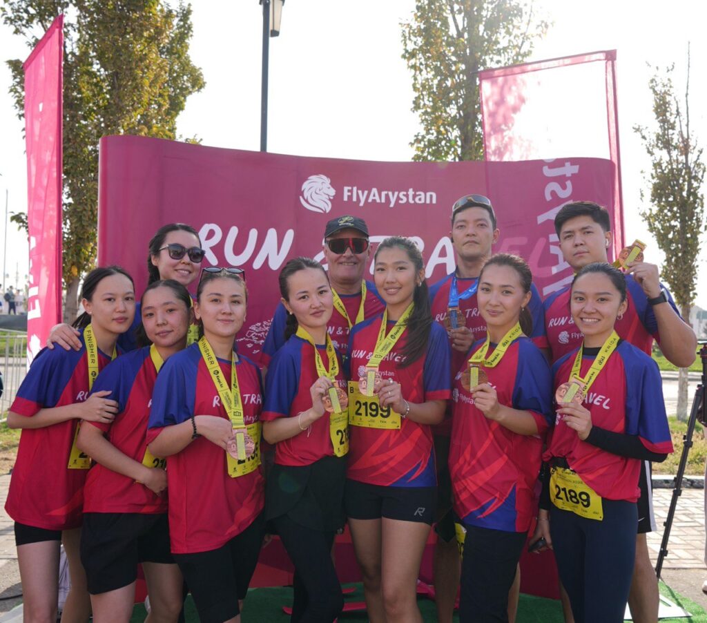 Иллюстрация — FlyArystan завершил беговой сезон вместе с TurkistanMarathon 2025