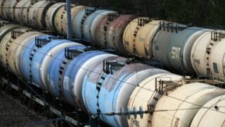 Ограничение на вывоз нефтепродуктов продлен в Казахстане