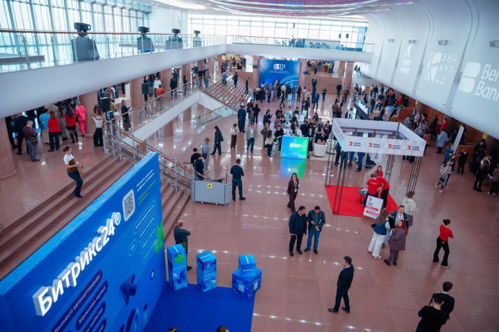 Иллюстрация — Более 2000 предпринимателей посетили форум SHANYRAQ 2025, темой которого было: «Пульс страны — в предпринимателях»