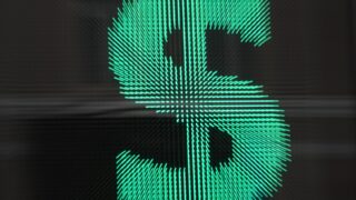 Сколько стоят доллар, евро и рубль в обменниках 24 ноября 2025 года?