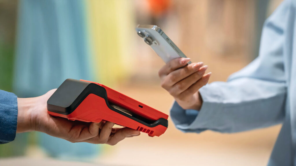 Иллюстрация — Kaspi.kz подключился к единому QR в рамках целевой модели