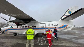 Санитарный рейс МЧС: девочку срочно перевезли на лечение в Алматы