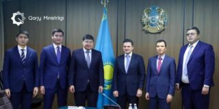 Министерство финансов Казахстана и ЕАБР обсудили инвестиционные планы