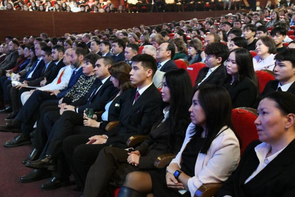 Иллюстрация — Год рабочих профессий: итоги работы подвели в Астане