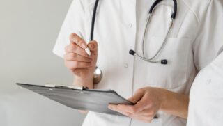 С 2026 года в Казахстане расширят список заболеваний, по которым лечение будет бесплатным