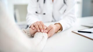 Казахстанцы жалуются на навязывание услуг в On Clinic