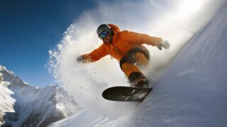 Успеть до пика сезона: как казахстанцы готовятся к зимнему спорту