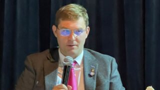 Тимур Турлов объяснил, почему доллар держится выше 500 тенге и дал совет казахстанцам