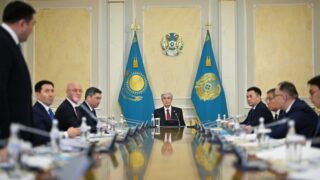 Токаев раскритиковал министерства за затягивание развития грузовых авиахабов