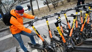 В Казахстане ужесточат правила использования электросамокатов