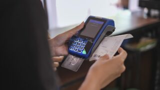 Продавец в Казахстане несет ответственность за невыдачу чека 