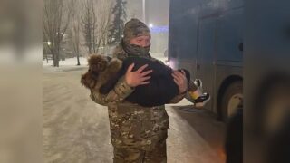 В Кокшетау из-за сильных морозов остановили междугородний автобус с иностранными пассажирами