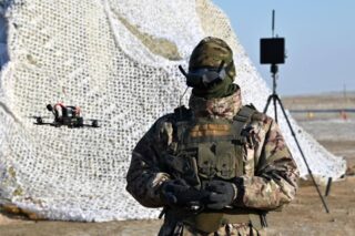 В Десантно-штурмовых войсках Казахстана за месяц собрали более 100 дронов