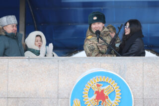 Гвардеец сделал сюрприз своей возлюбленной на церемонии принятия военной присяги