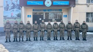 Со школьной скамьи — в один строй: 12 бывших одноклассников проходят службу вместе в Шымкенте