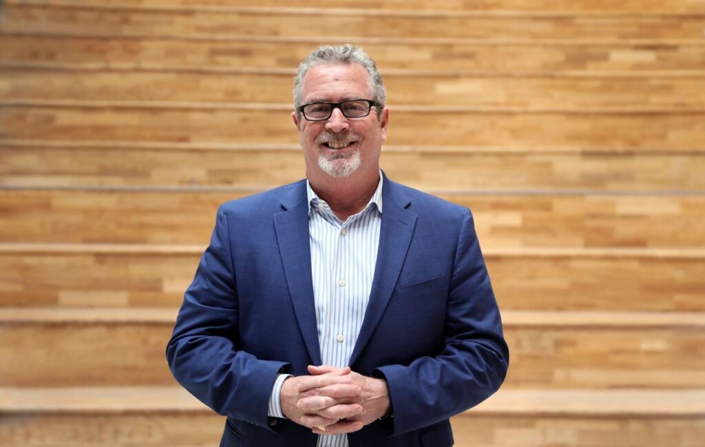 Иллюстрация — Исторические встречи и крупные сделки: Казахстан и США в 2025 году — Эндрю Кучинс