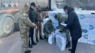 Контрабанду на 60 млн тенге пытались провезти в Казахстан — пограничники остановили груз
