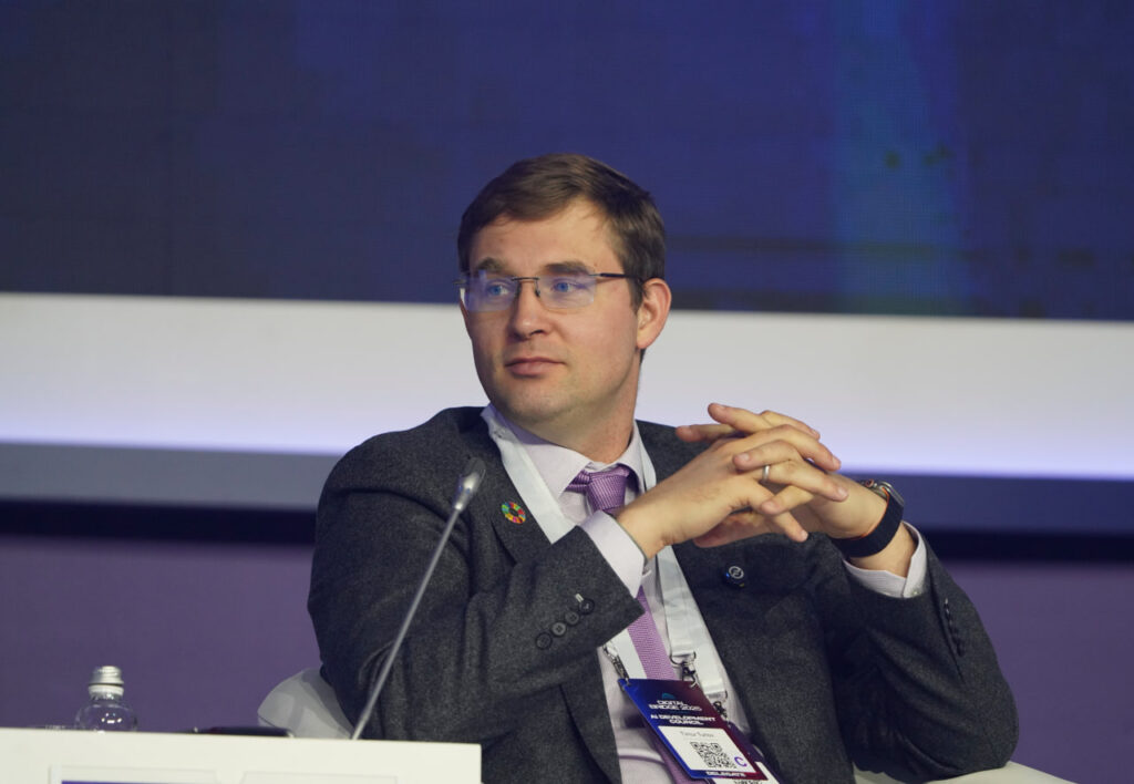 Иллюстрация — Как Тимур Турлов, отец шестерых детей и CEO международного холдинга, умеет держать баланс